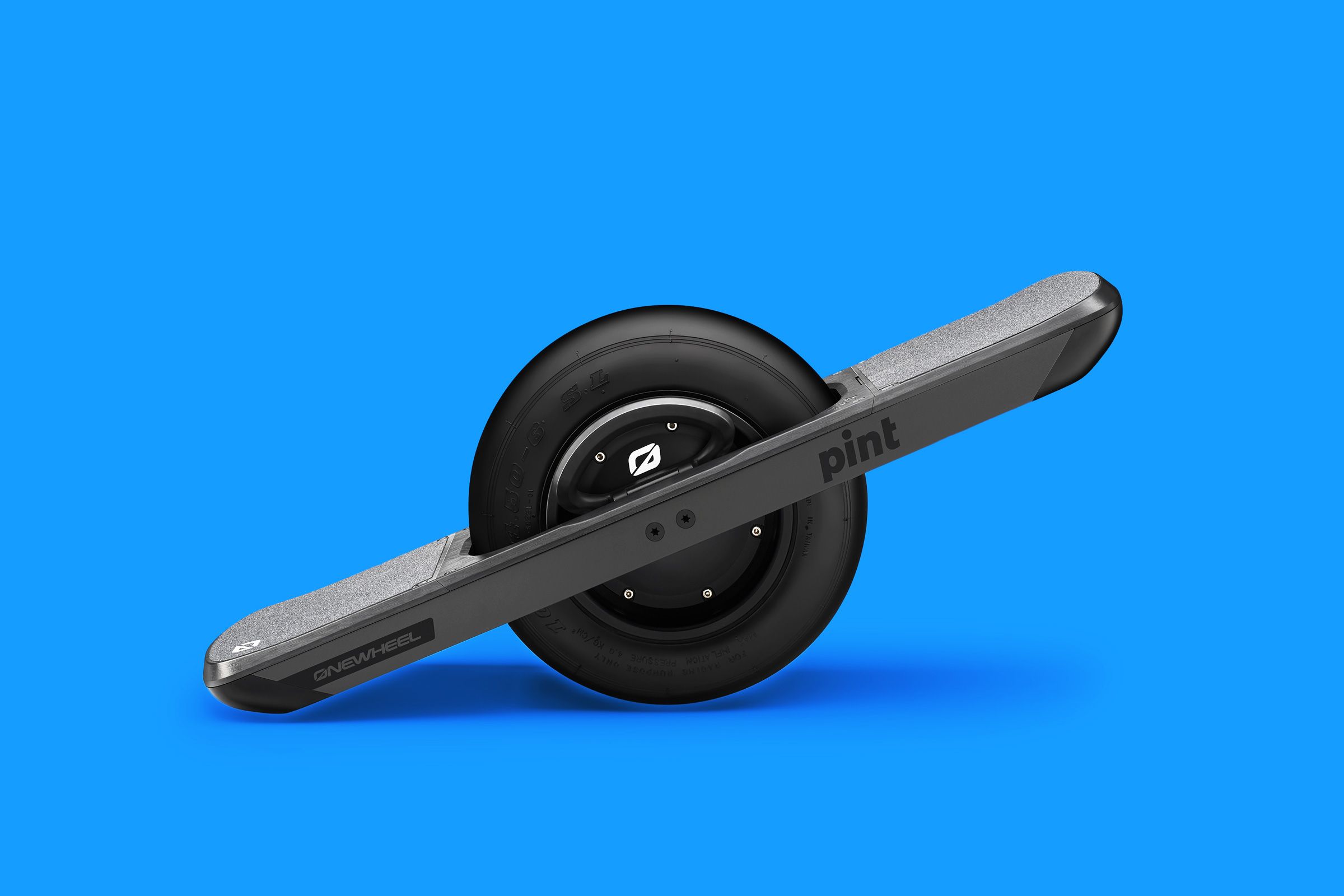 An application scenario or product detail of 1 wheel scooter - Image 3