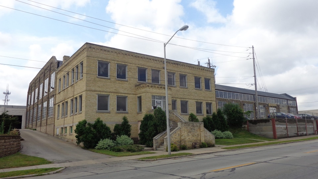 An application scenario or product detail of 10600 w mitchel st - Image 2