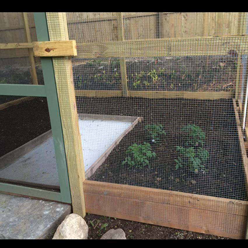 An application scenario or product detail of 1/2 inch hardware cloth for chicken coop - Image 12