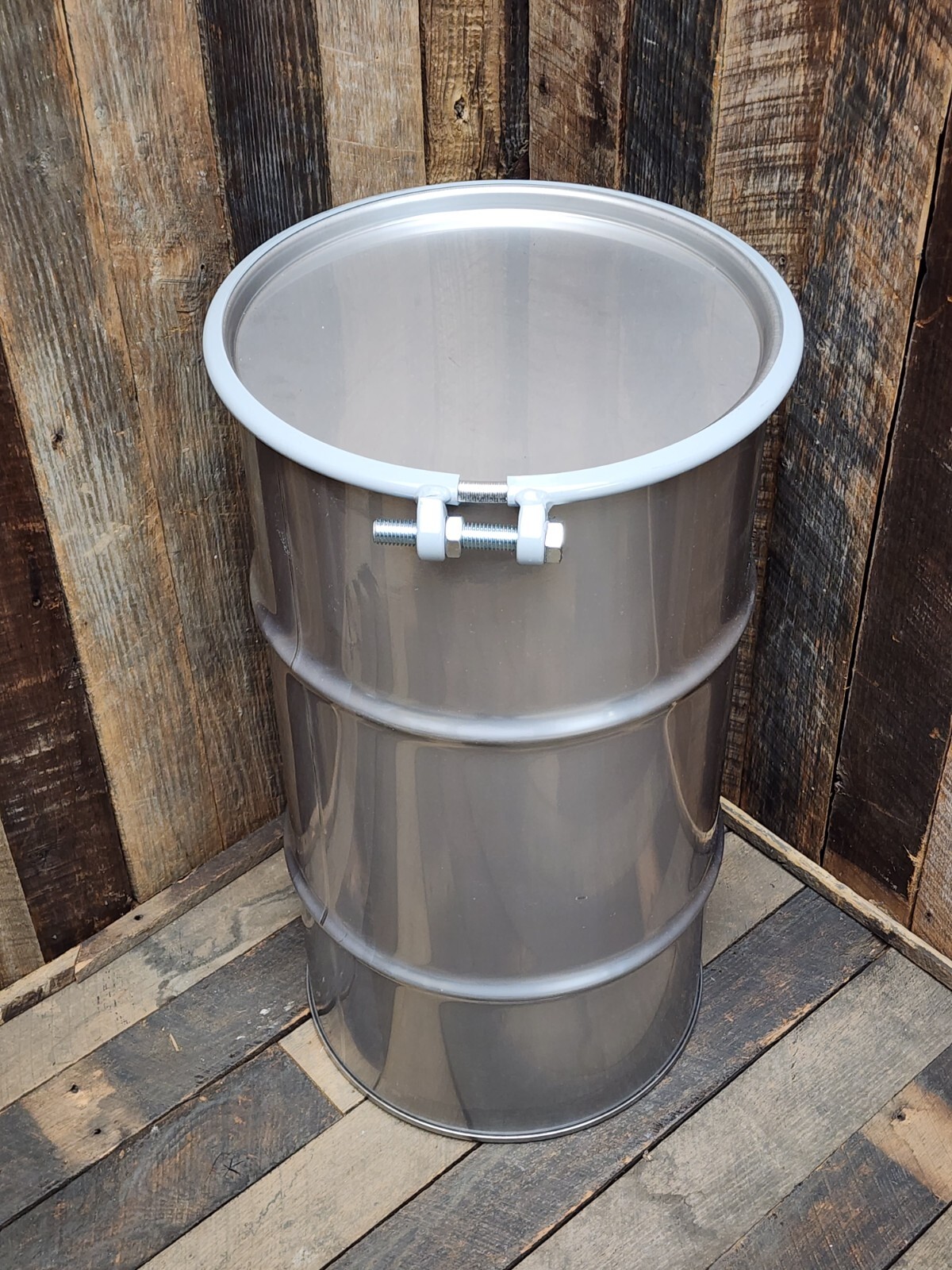An application scenario or product detail of 16 gallon drum - Image 7