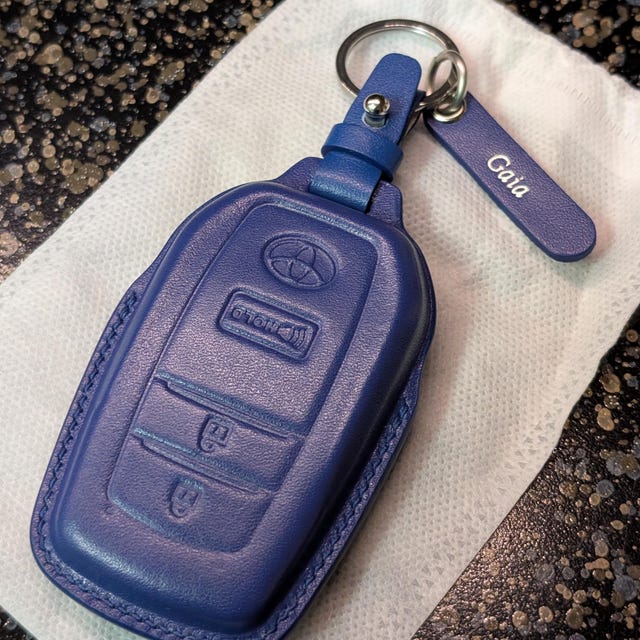 An application scenario or product detail of 2024 toyota prius alcantara key fob cover - Image 3