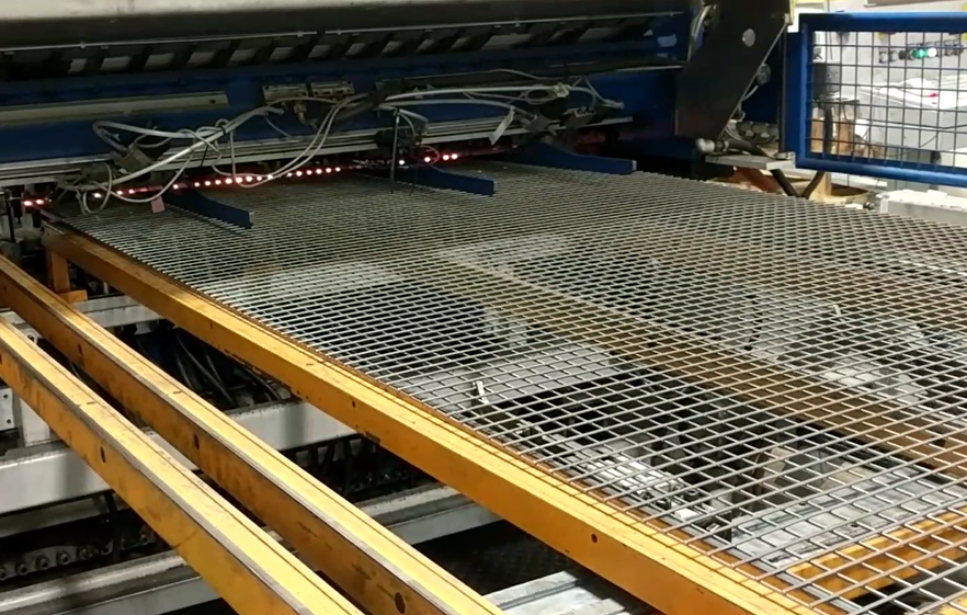 An application scenario or product detail of 72 inch hardware cloth - Image 16