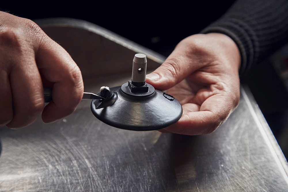 An application scenario or product detail of adhere rubber to metal - Image 18
