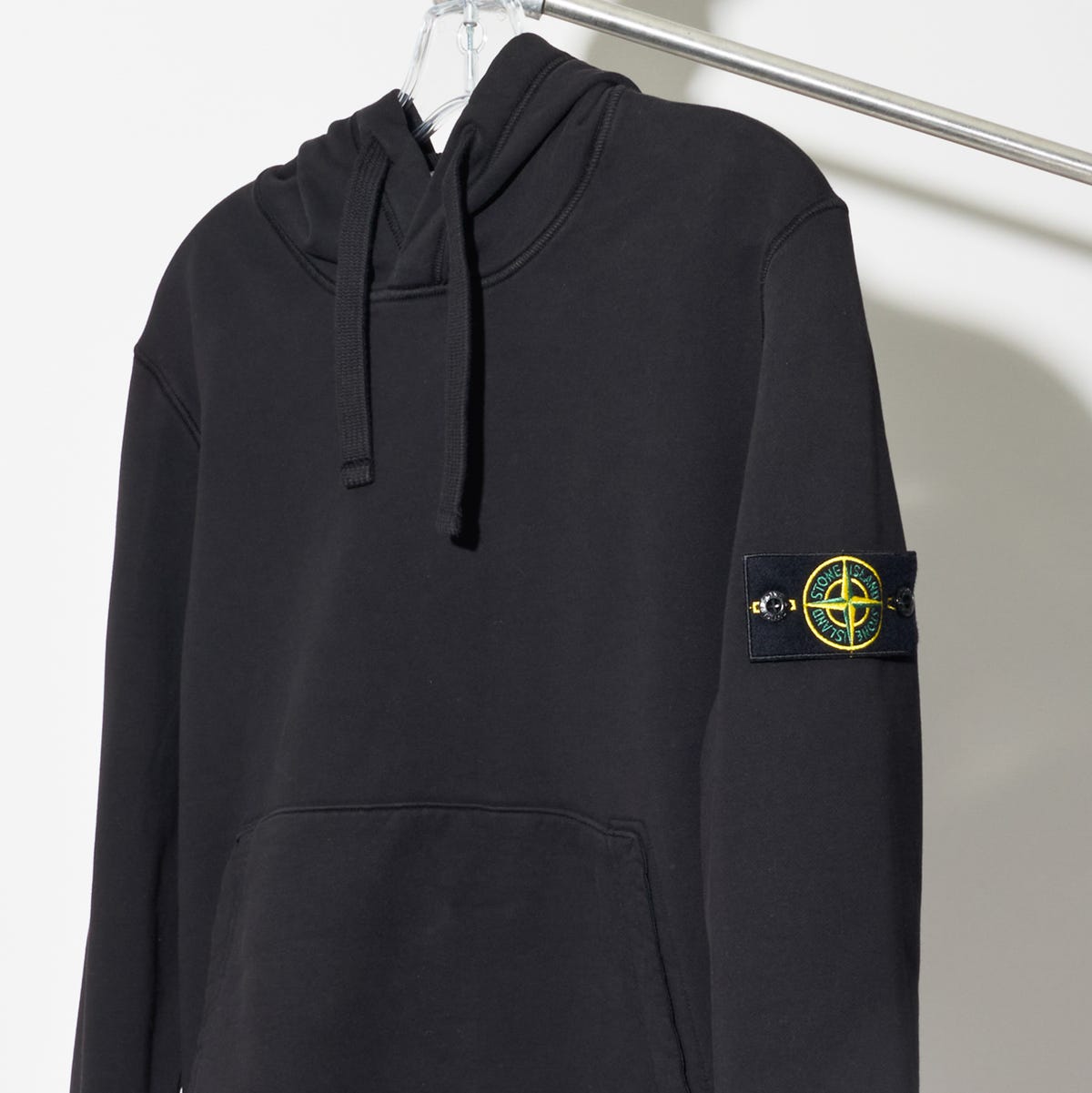 An application scenario or product detail of affordable hoodies - Image 15