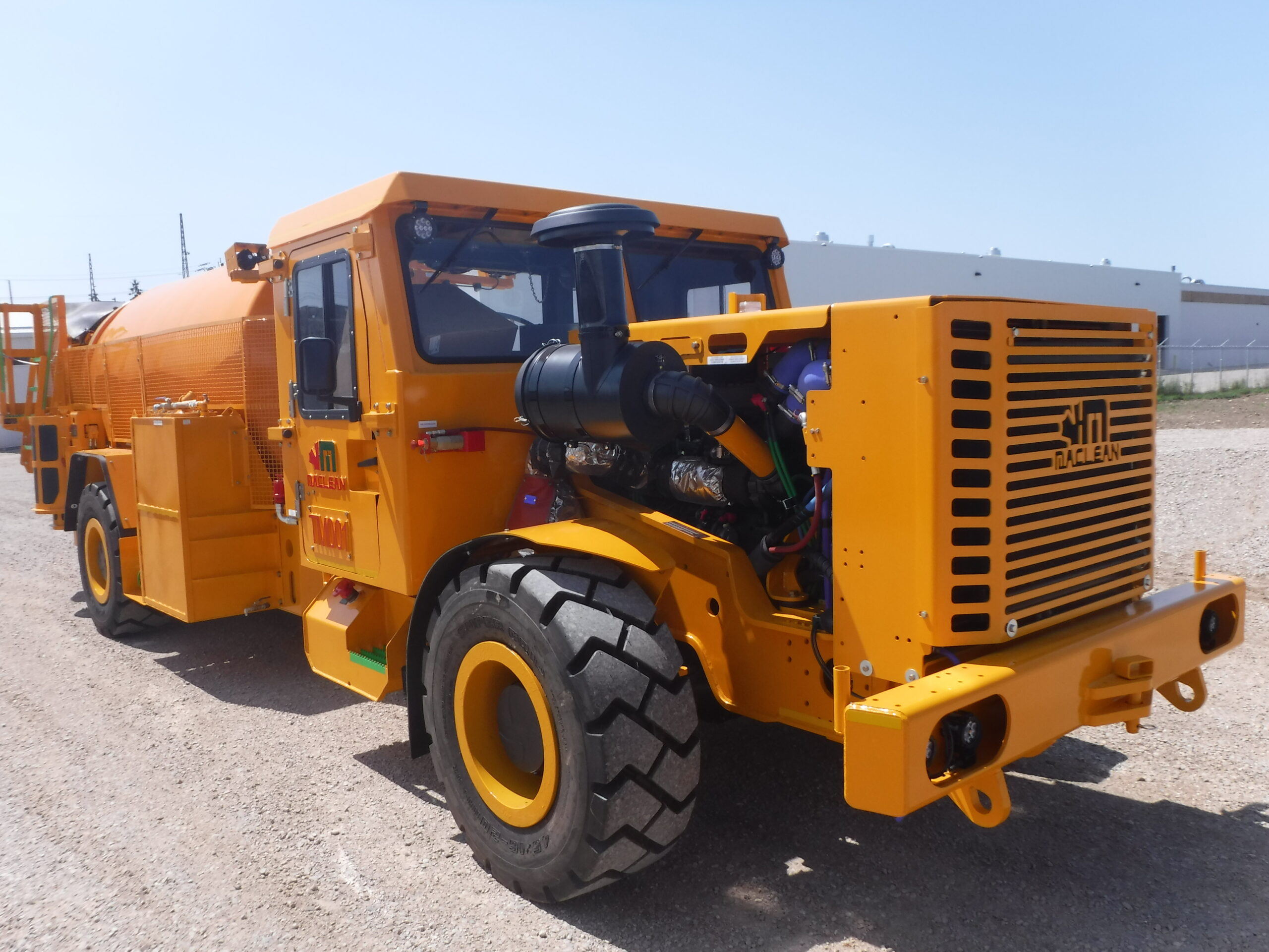 An application scenario or product detail of agitator truck - Image 11