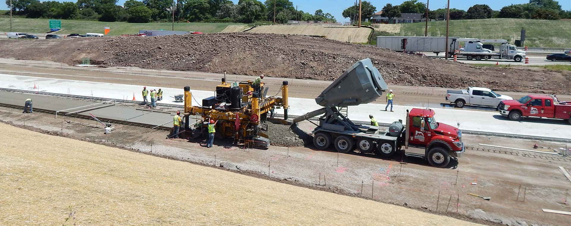An application scenario or product detail of agitator truck - Image 14