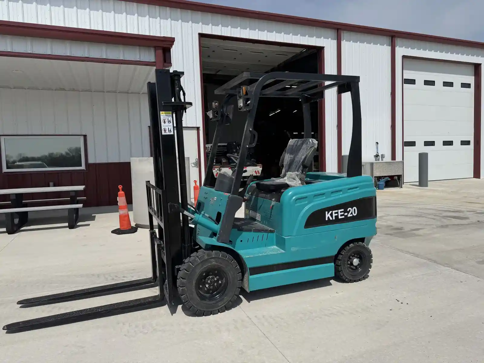 An application scenario or product detail of agt forklift - Image 3