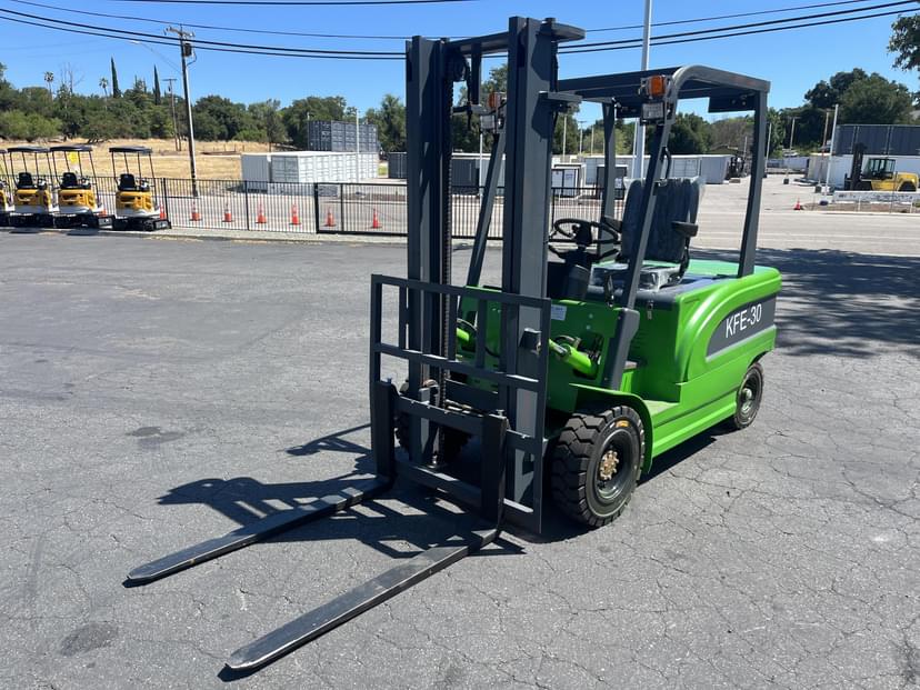 An application scenario or product detail of agt forklift - Image 12