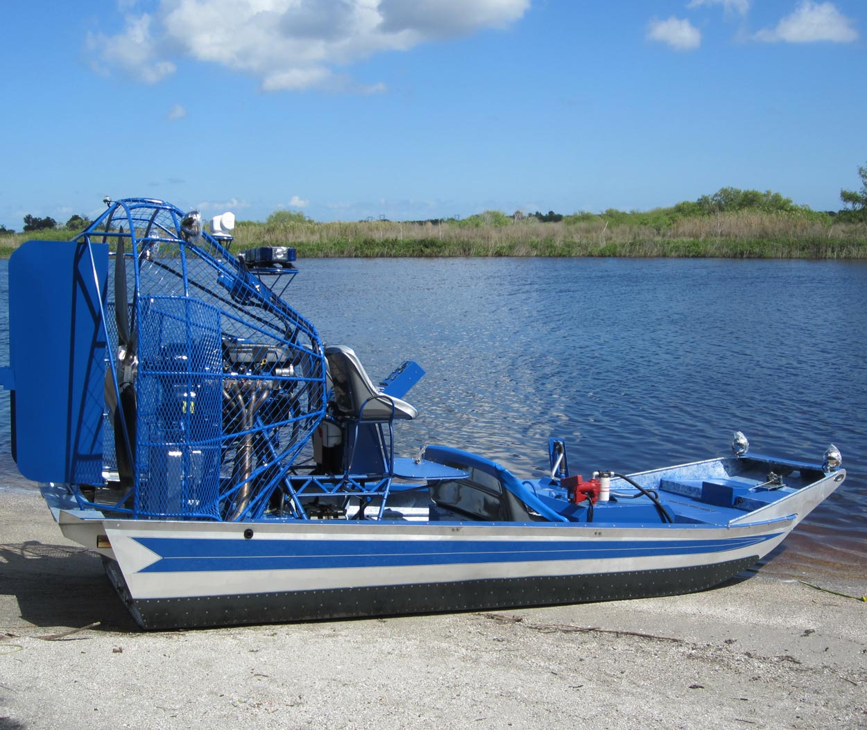 An application scenario or product detail of air boats for sale - Image 8