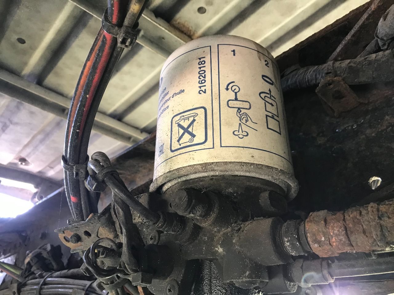 An application scenario or product detail of air dryer volvo - Image 6