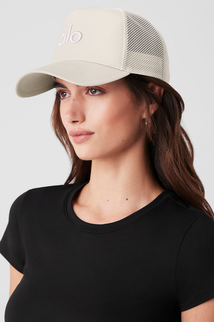An application scenario or product detail of alo hat women's - Image 11