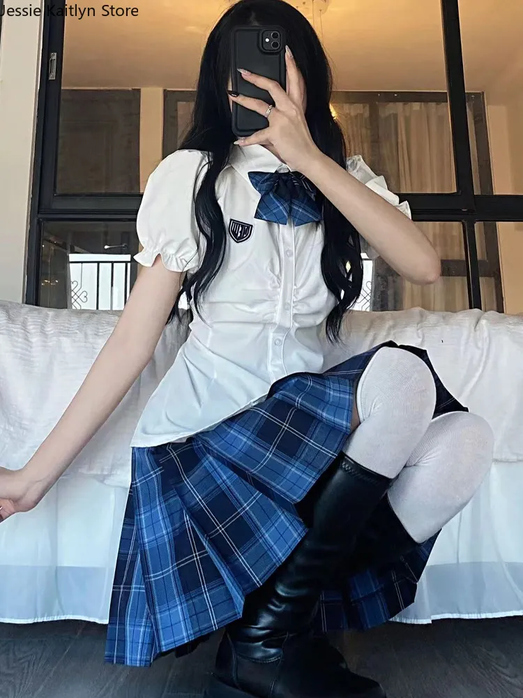 An application scenario or product detail of anime school girl uniform - Image 8