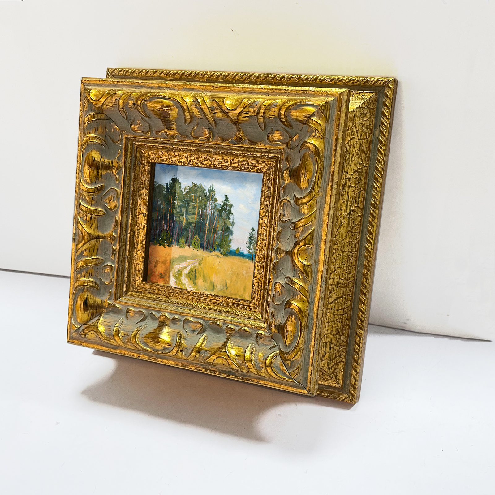 An application scenario or product detail of antique gold frame on wall 24x36 - Image 14