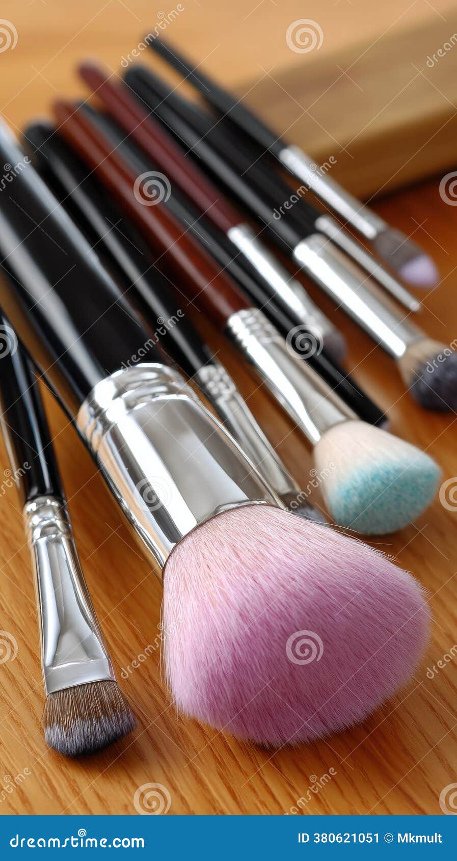 An application scenario or product detail of application brushes - Image 16
