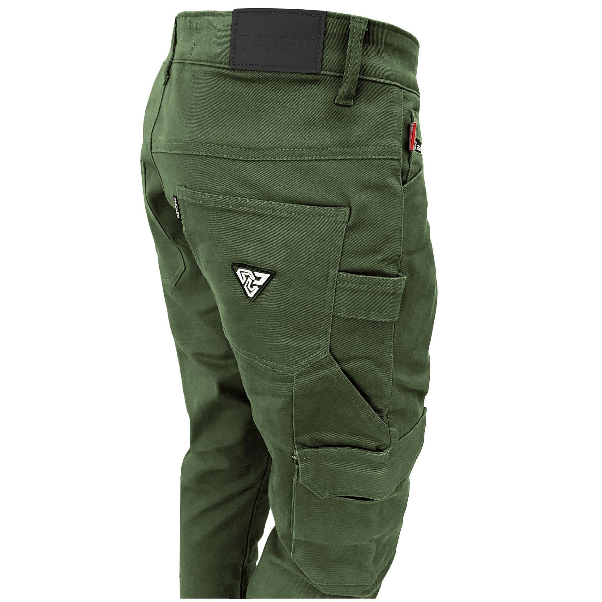 An application scenario or product detail of army green cargo pants - Image 1