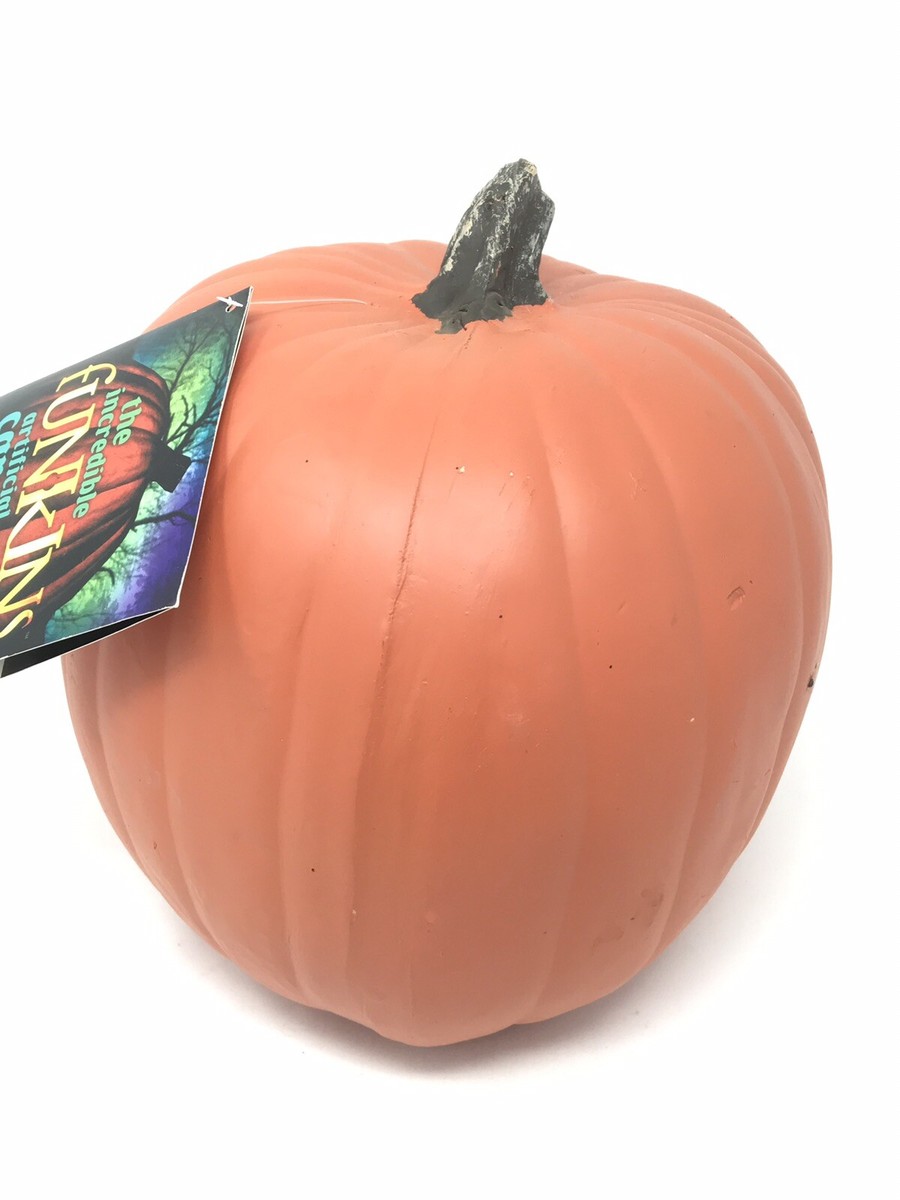 An application scenario or product detail of artificial carvable pumpkins - Image 3