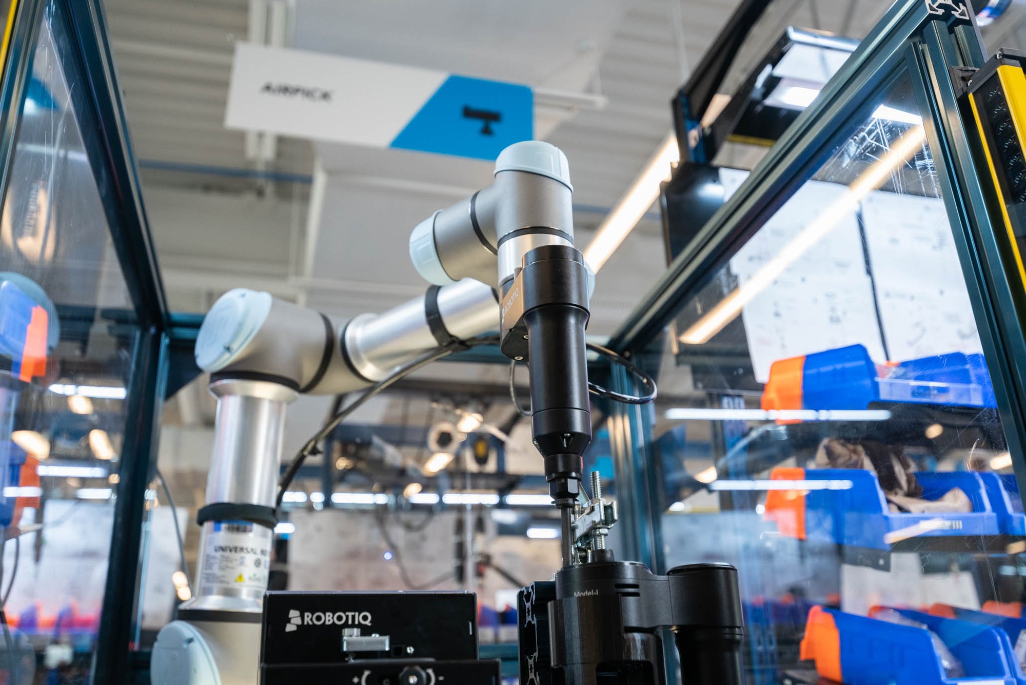 An application scenario or product detail of automated screw - Image 15