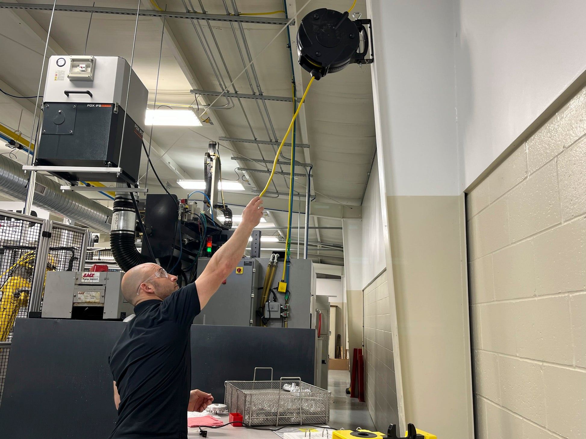 An application scenario or product detail of automatic extension cord reel - Image 13