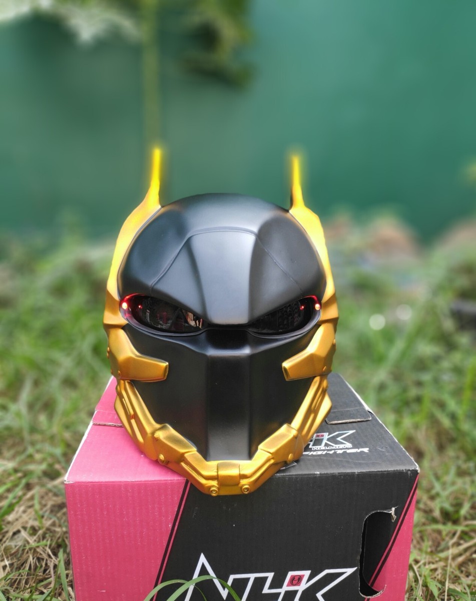 An application scenario or product detail of batman motorcycle helmet - Image 2