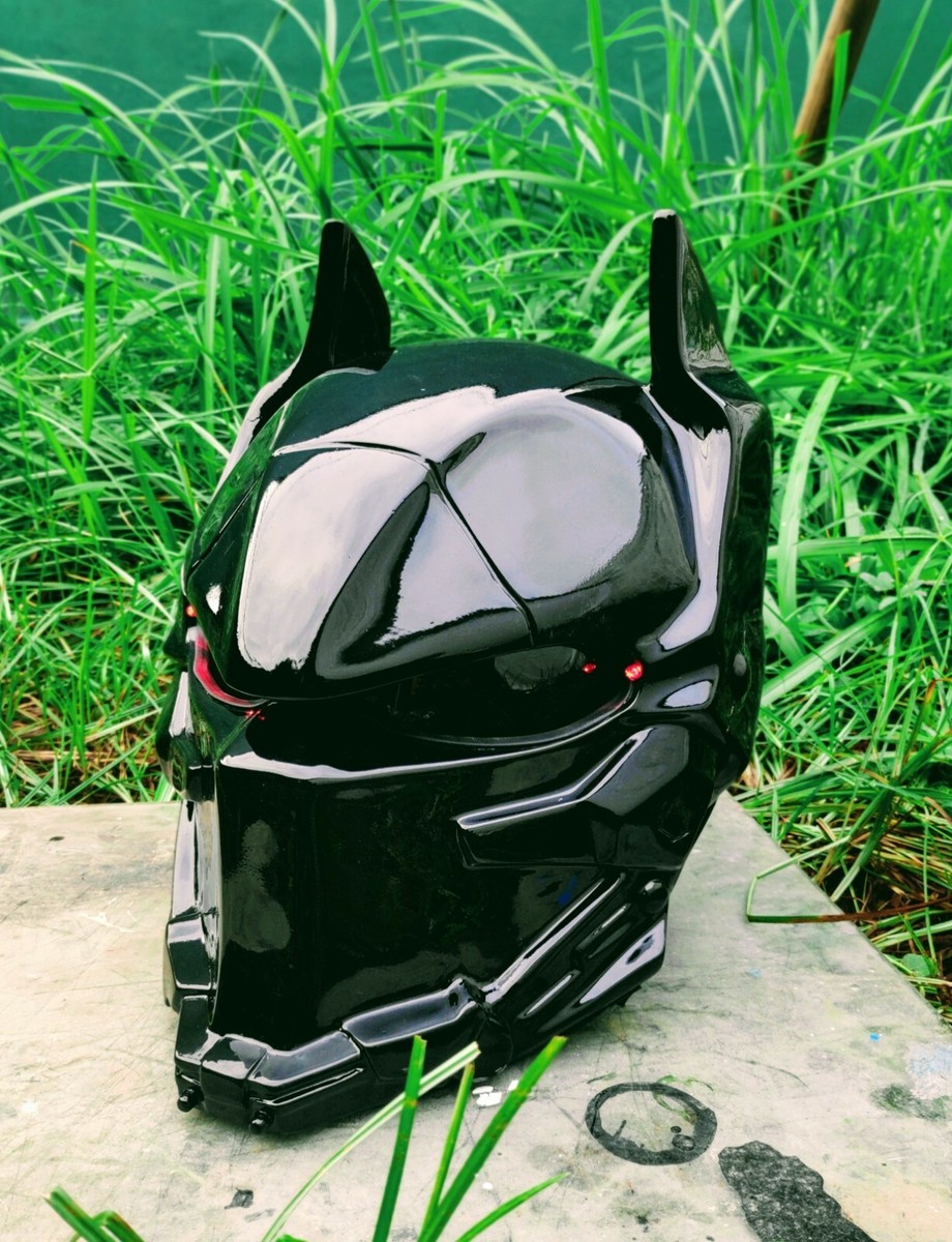 An application scenario or product detail of batman motorcycle helmet - Image 3