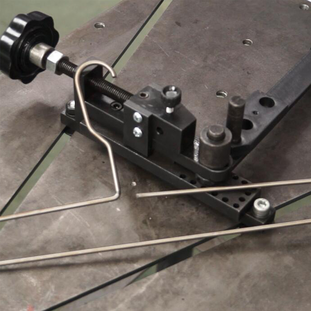 An application scenario or product detail of bending wire tool - Image 12