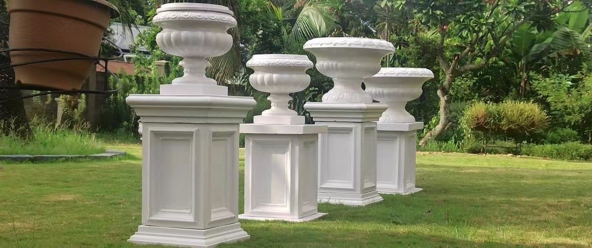 Featured image for the big concrete molds guide