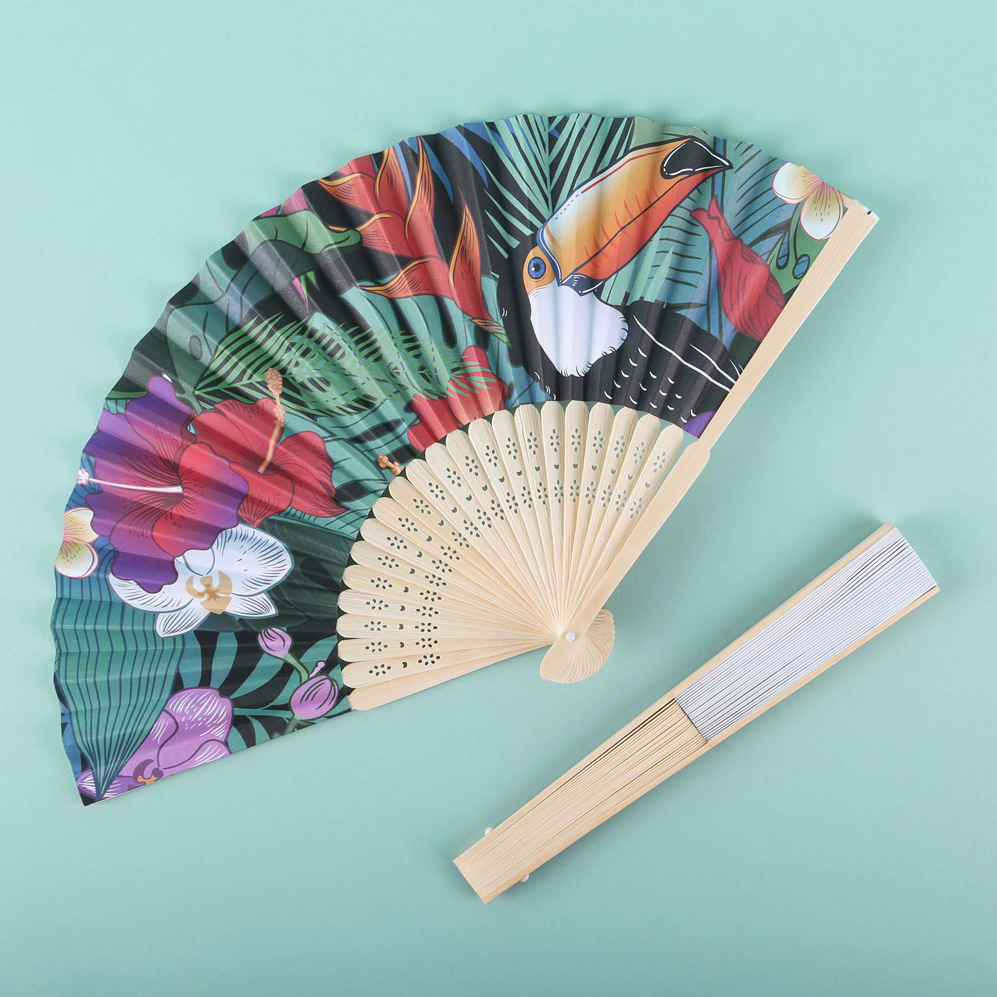 An application scenario or product detail of big hand fan - Image 15