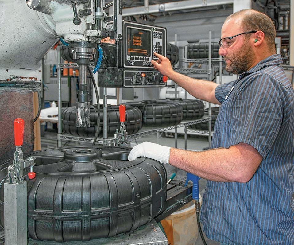 An application scenario or product detail of blow molding mold - Image 15