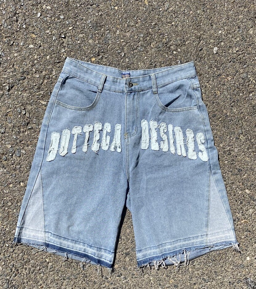 An application scenario or product detail of bottega desires shorts - Image 2