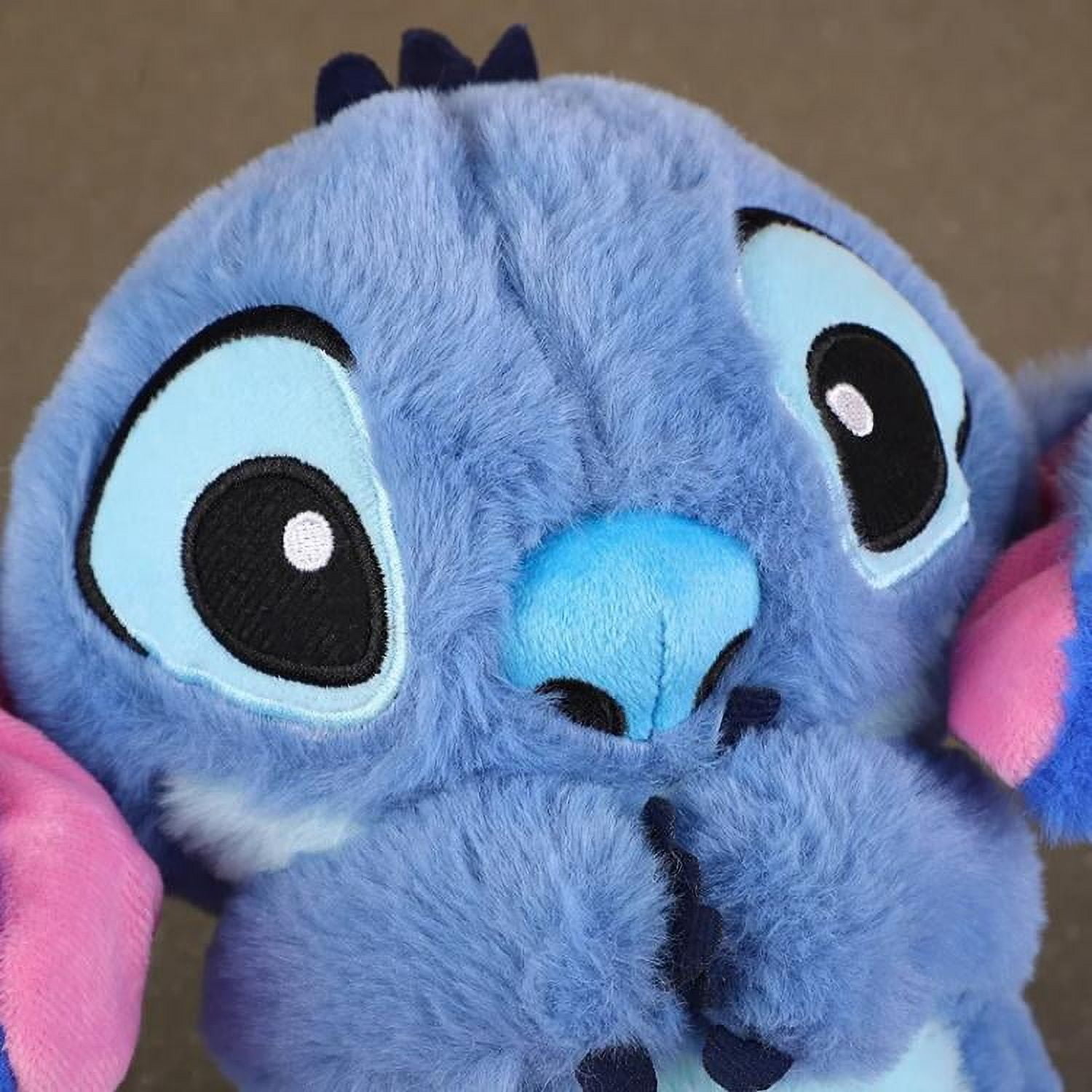 An application scenario or product detail of breathing stitch plush - Image 9