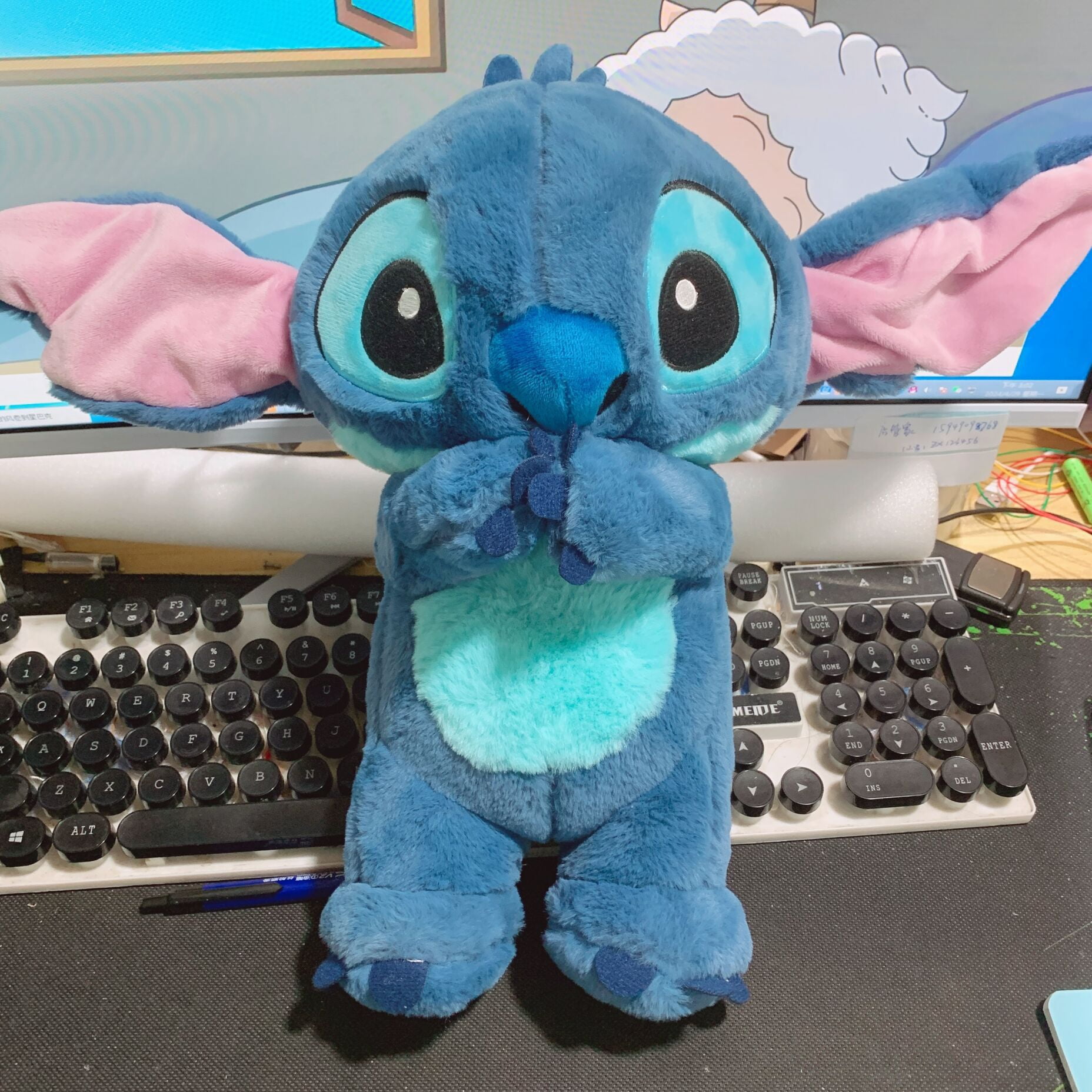 An application scenario or product detail of breathing stitch plush - Image 15