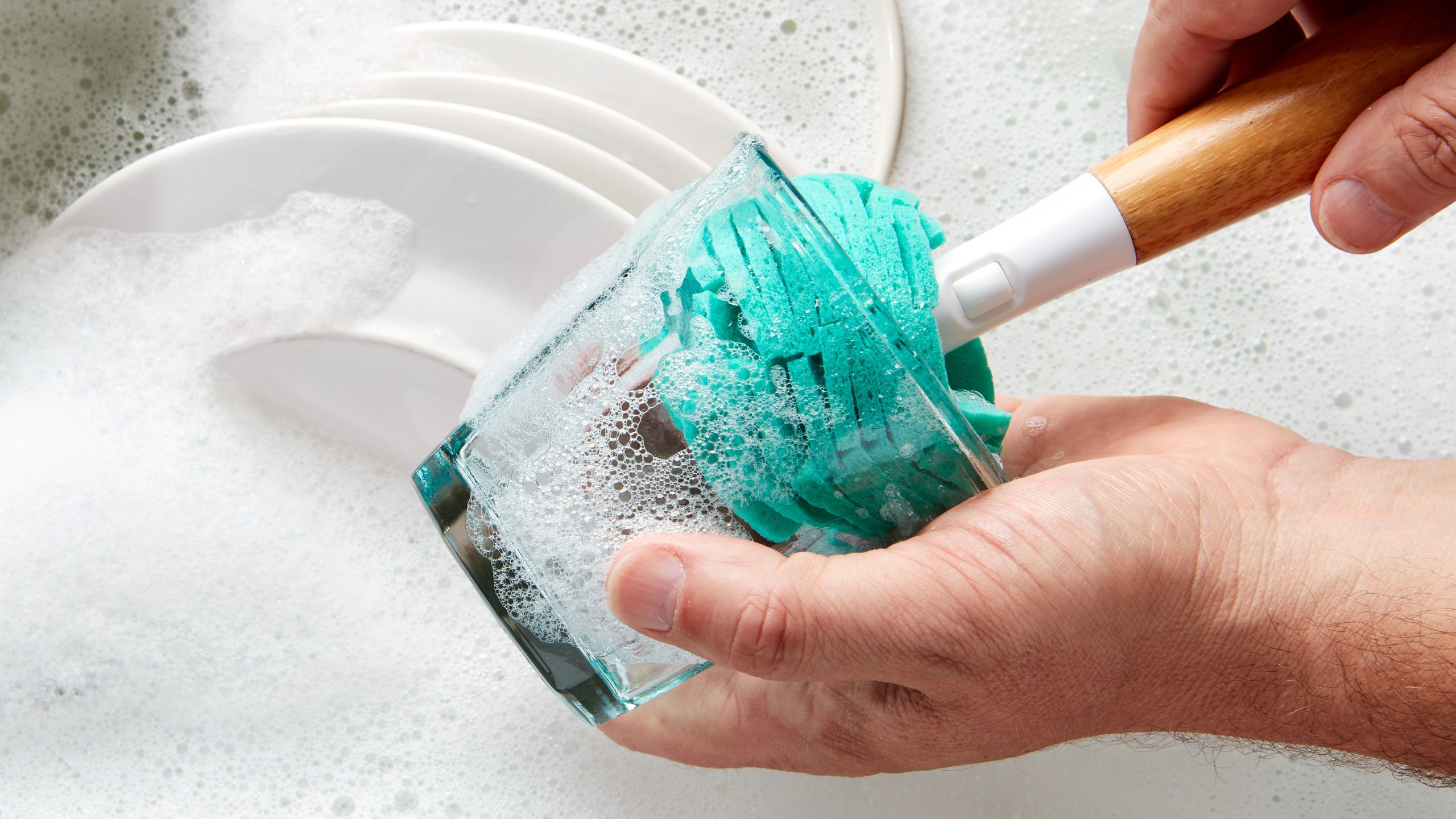 An application scenario or product detail of brush bottle - Image 5