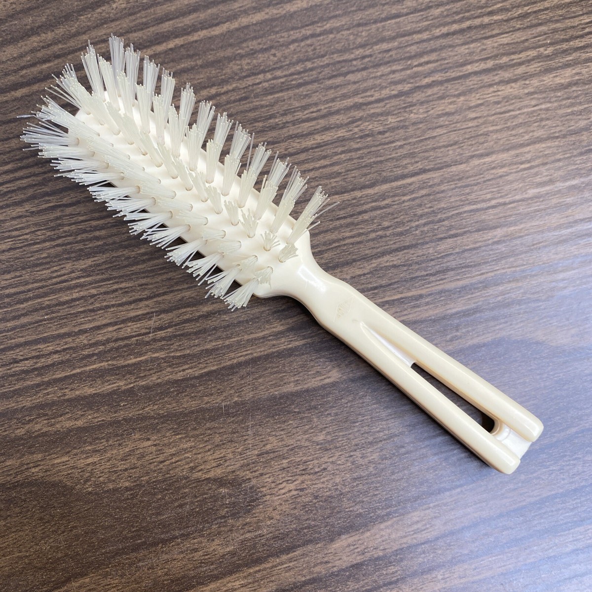 An application scenario or product detail of brush with nylon bristles - Image 20