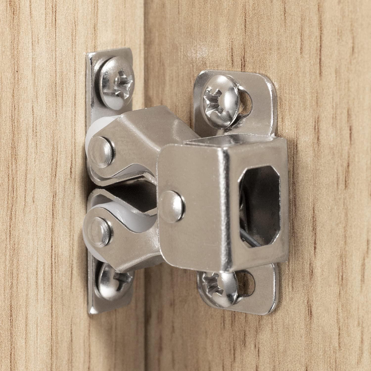 An application scenario or product detail of cabinets latches - Image 2