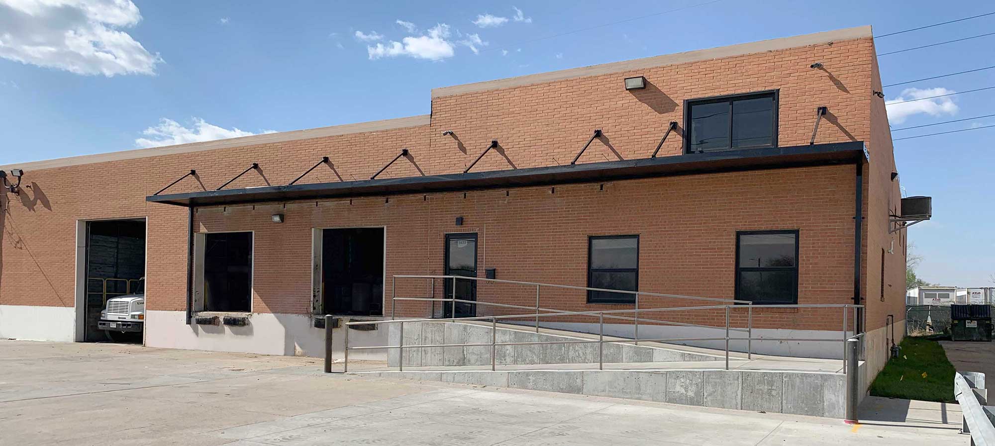 An application scenario or product detail of cantilever canopy - Image 5