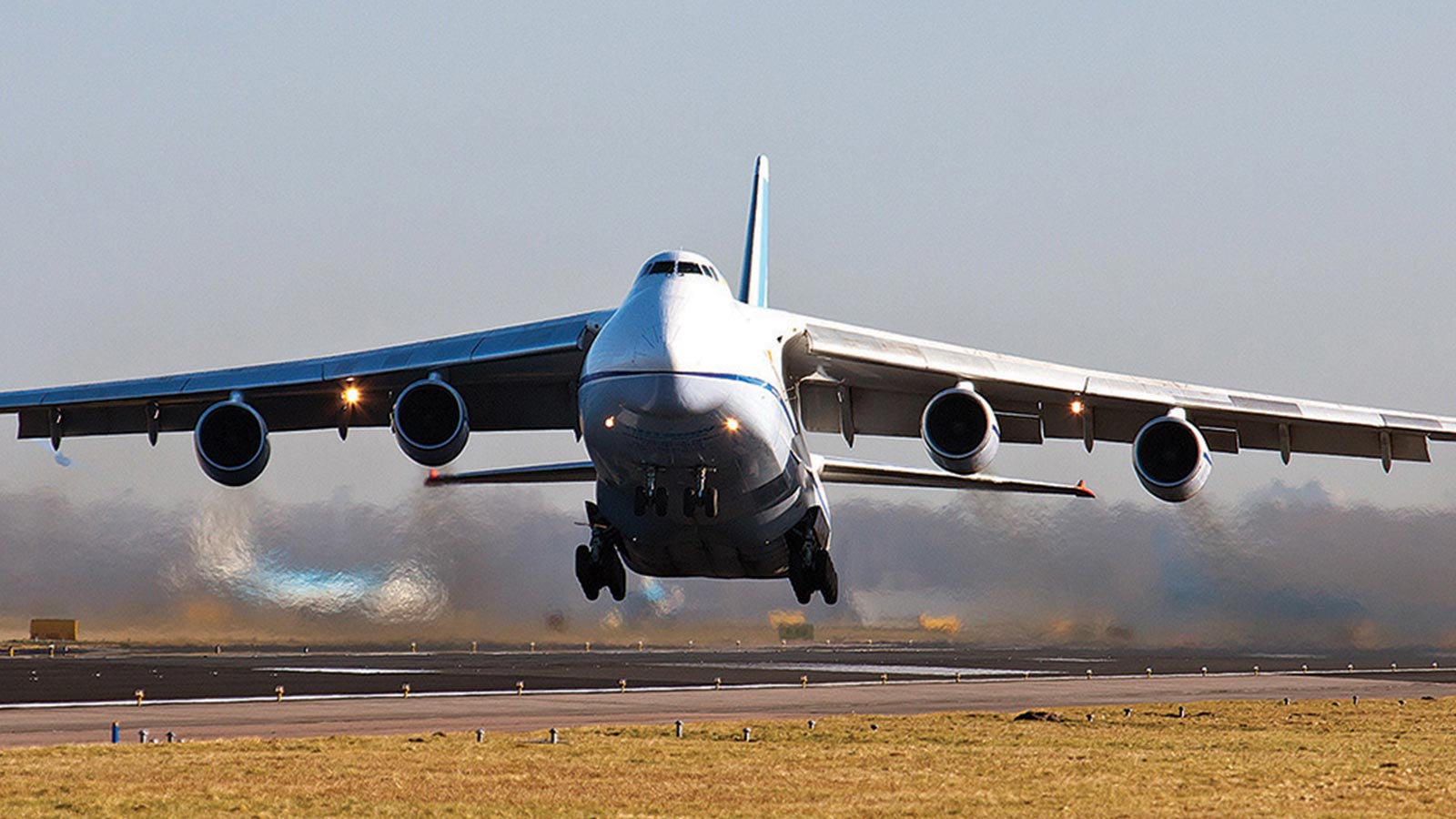 An application scenario or product detail of cargo aircraft for sale - Image 3