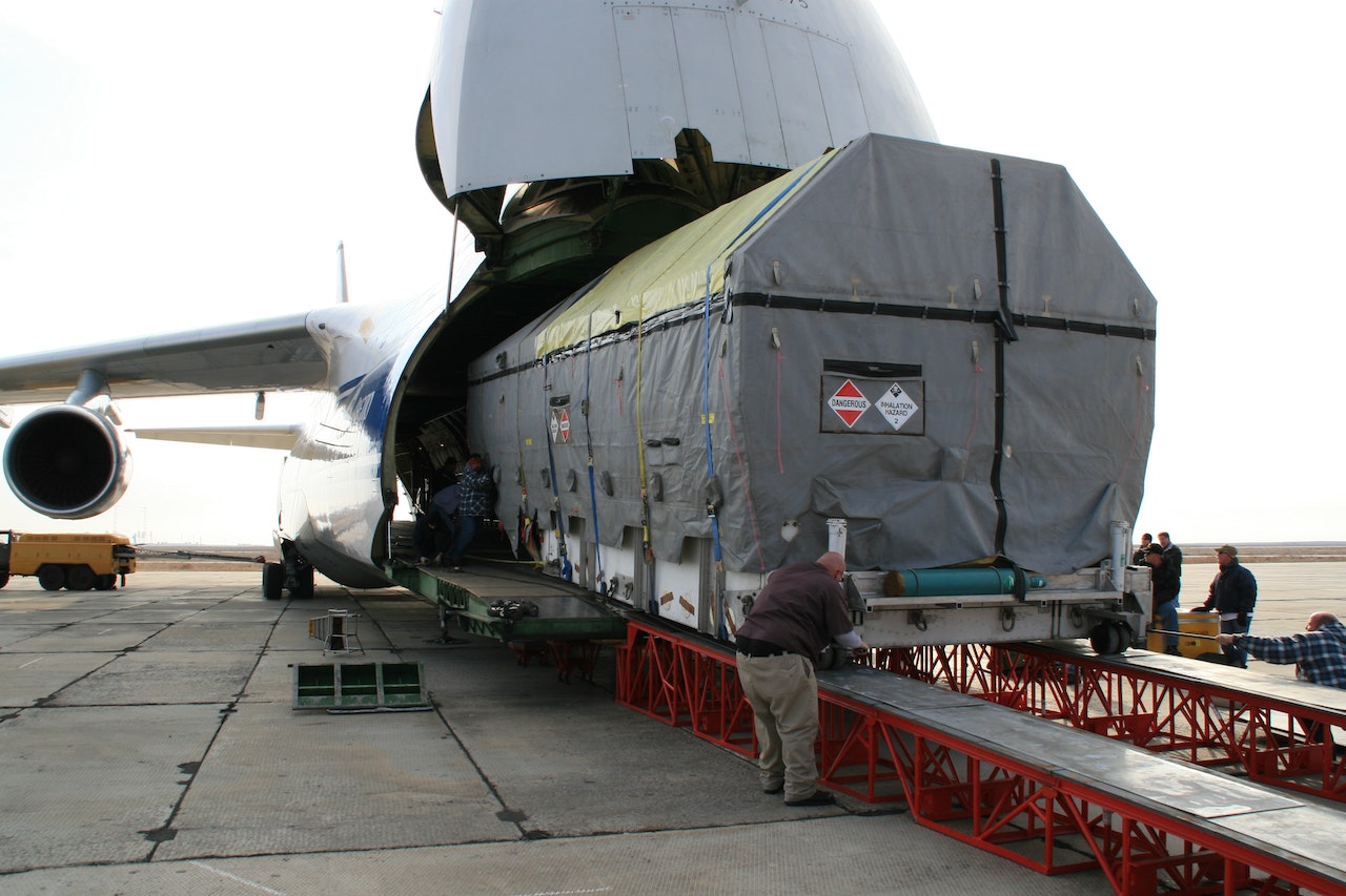 An application scenario or product detail of cargo aircraft for sale - Image 5