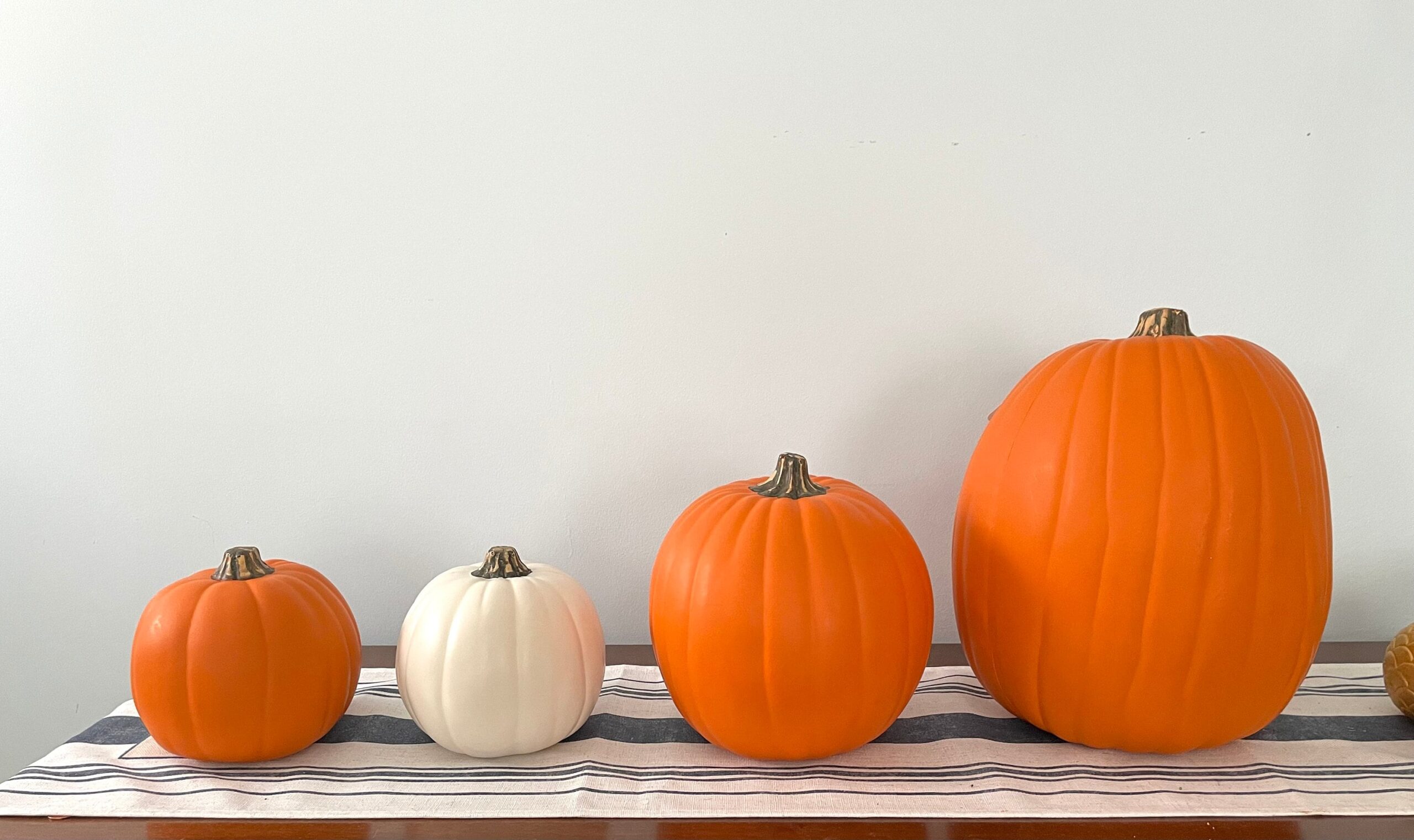 An application scenario or product detail of carvable pumpkins - Image 21