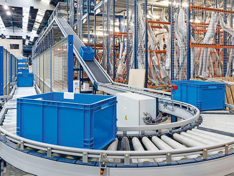 An application scenario or product detail of case conveyors - Image 7