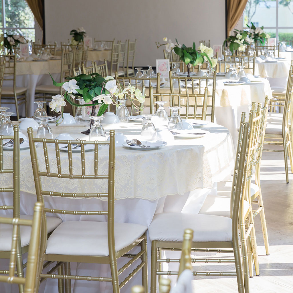 An application scenario or product detail of chiavari chairs for sale - Image 5