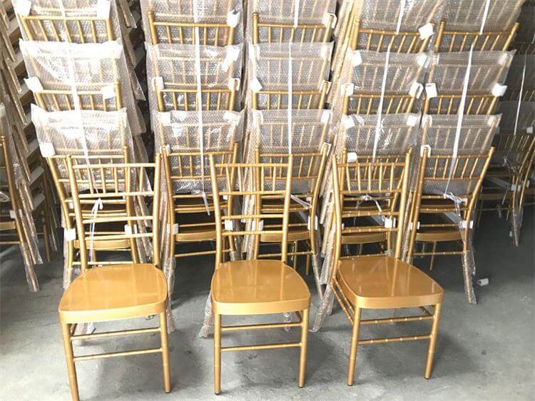 An application scenario or product detail of chiavari chairs for sale - Image 15