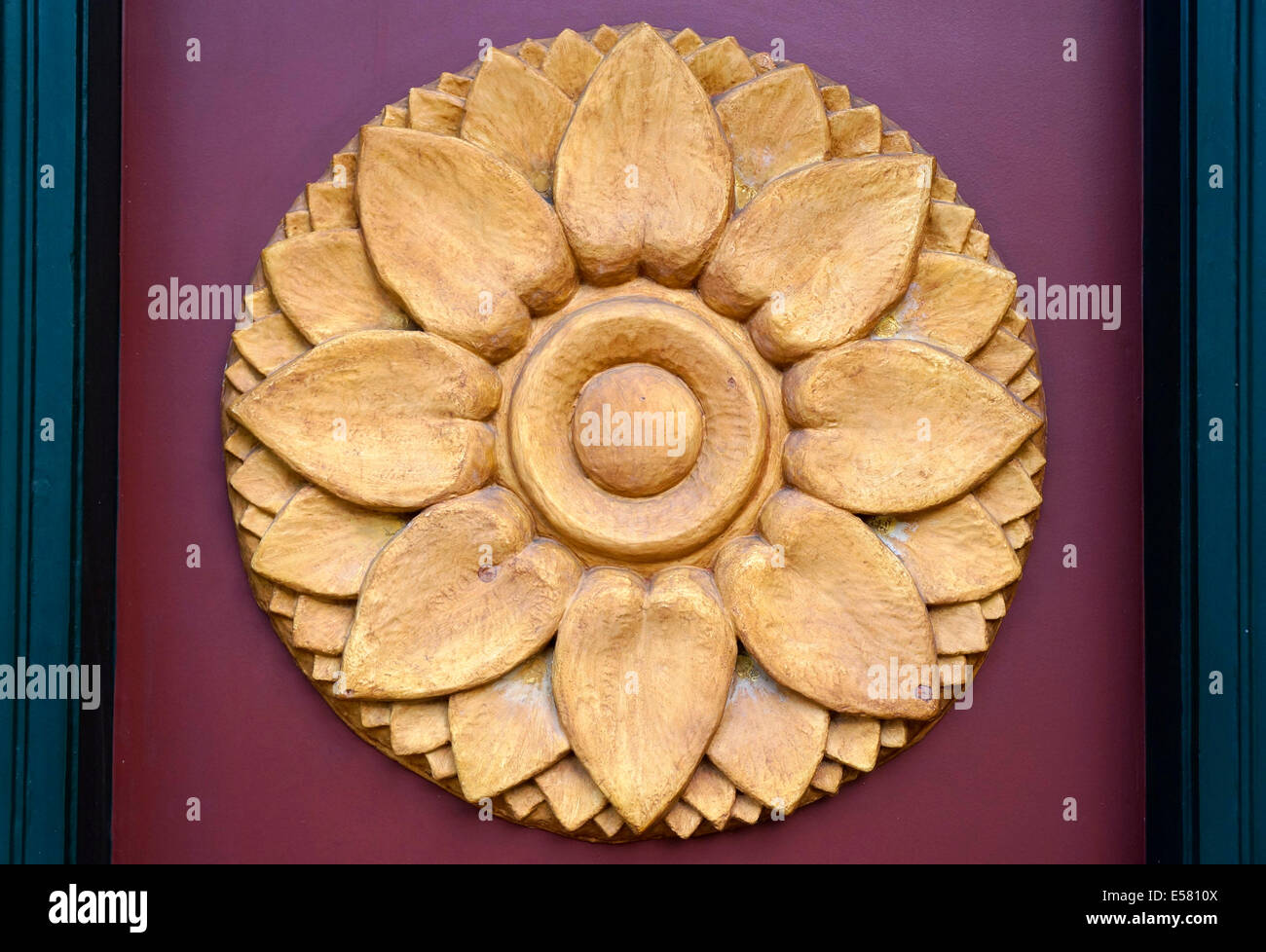 An application scenario or product detail of chinese round wooden carving lotus - Image 12