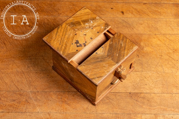 An application scenario or product detail of cigarette dispenser - Image 23