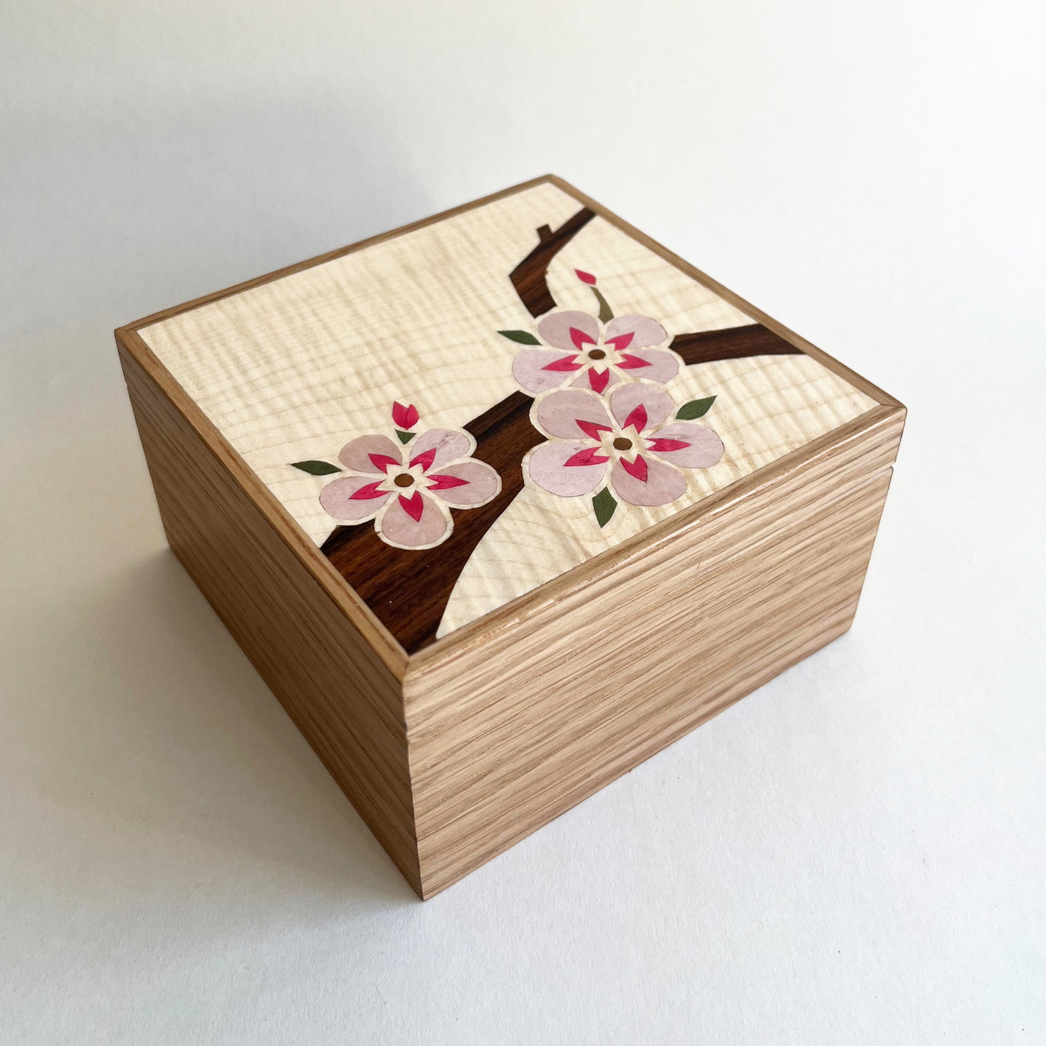 An application scenario or product detail of classic vintage cherry blossom trinket box square - Image 18
