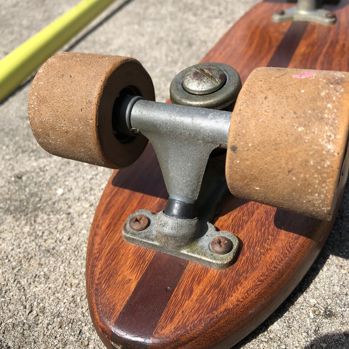 An application scenario or product detail of clay skateboard wheels - Image 3