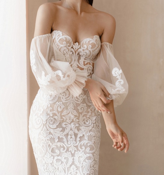 An application scenario or product detail of cleavage dress - Image 18