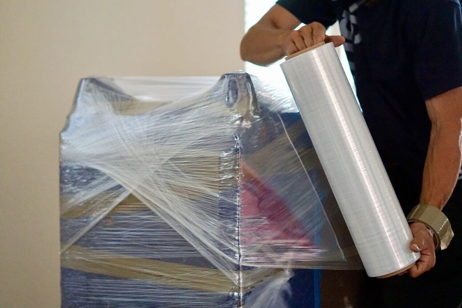An application scenario or product detail of cling film for wrapping furniture - Image 19