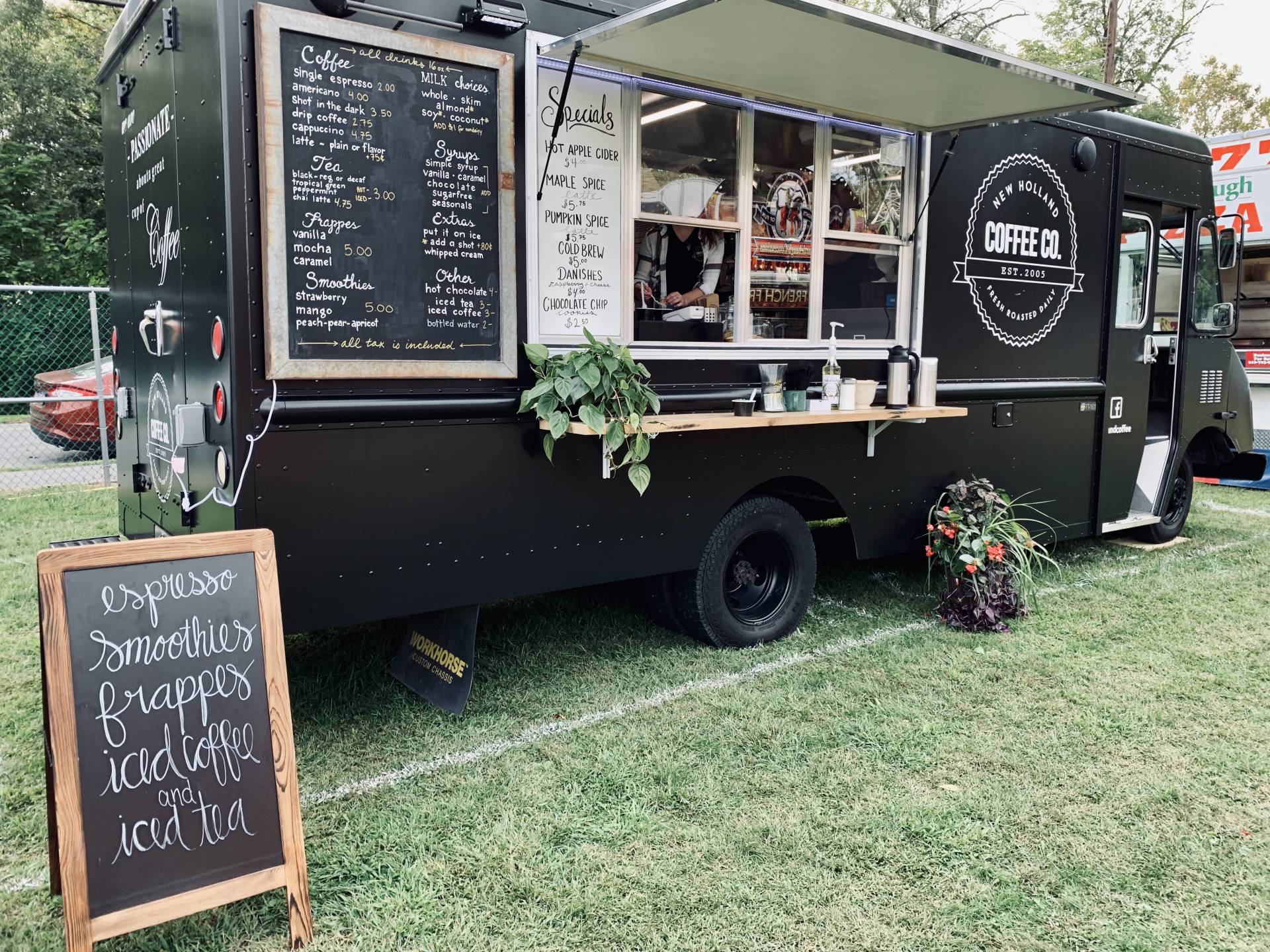 An application scenario or product detail of coffee truck for sale - Image 20