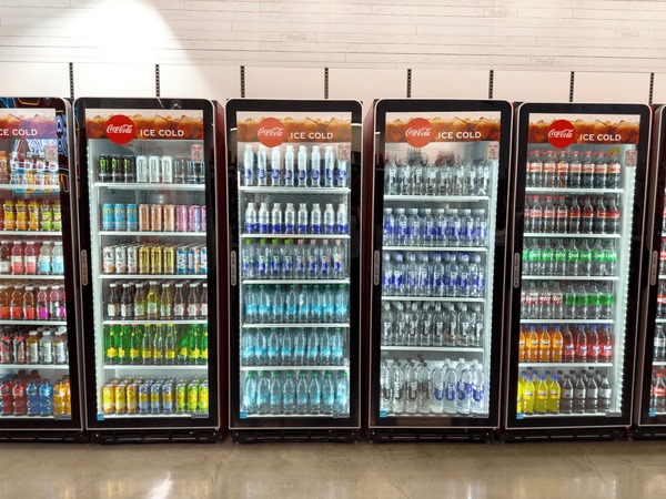 An application scenario or product detail of coke refrigerator - Image 6