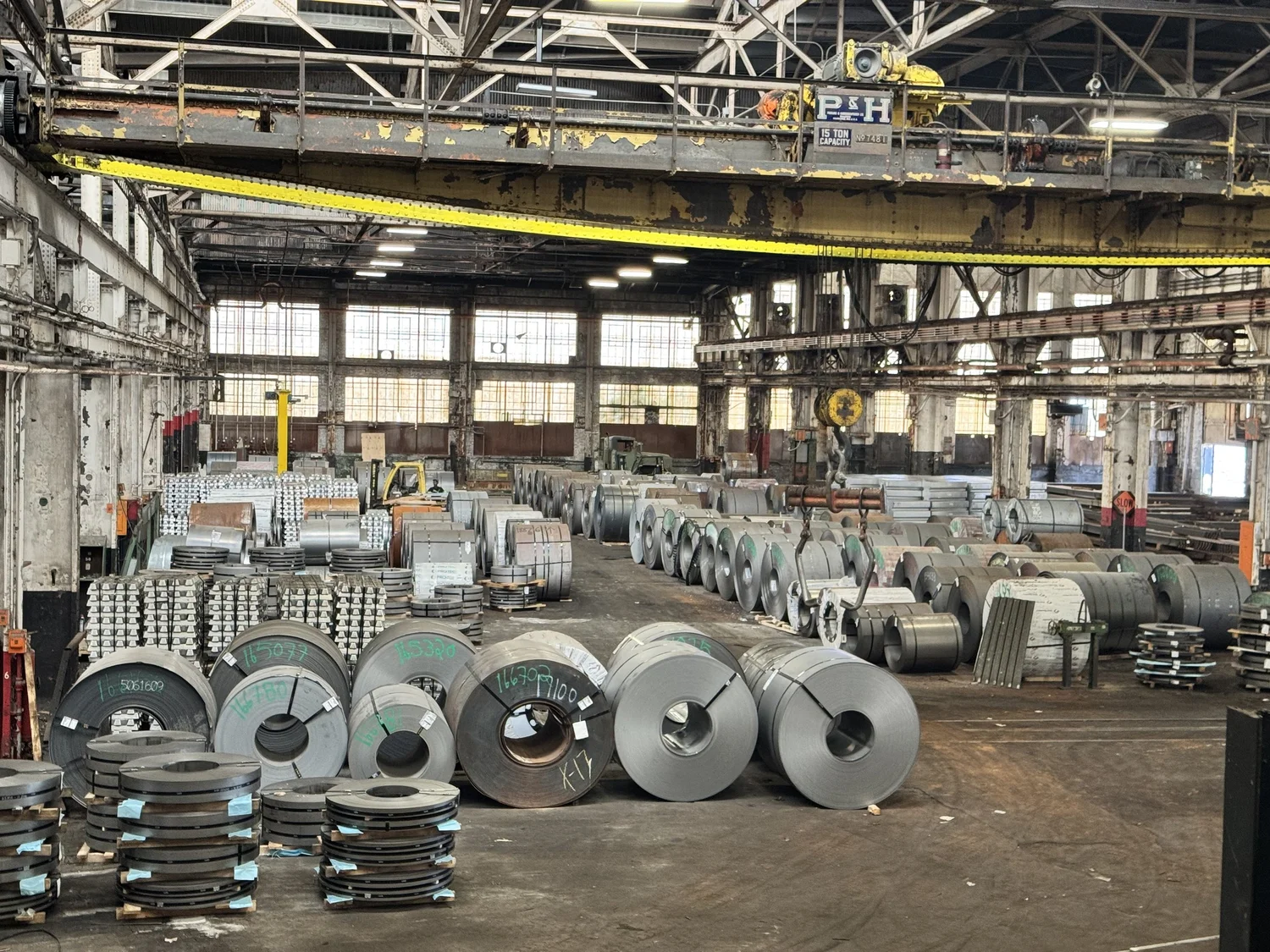 An application scenario or product detail of collier metal - Image 2